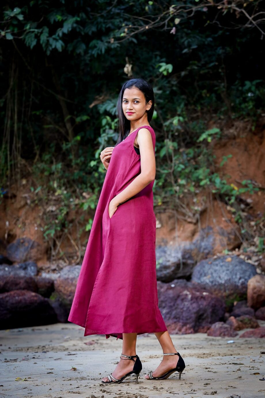 The "Berry Bliss" Linen Midi Dress